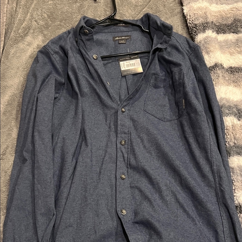 Eddie Bauer Mens Long Sleeve button down shirt with pocket